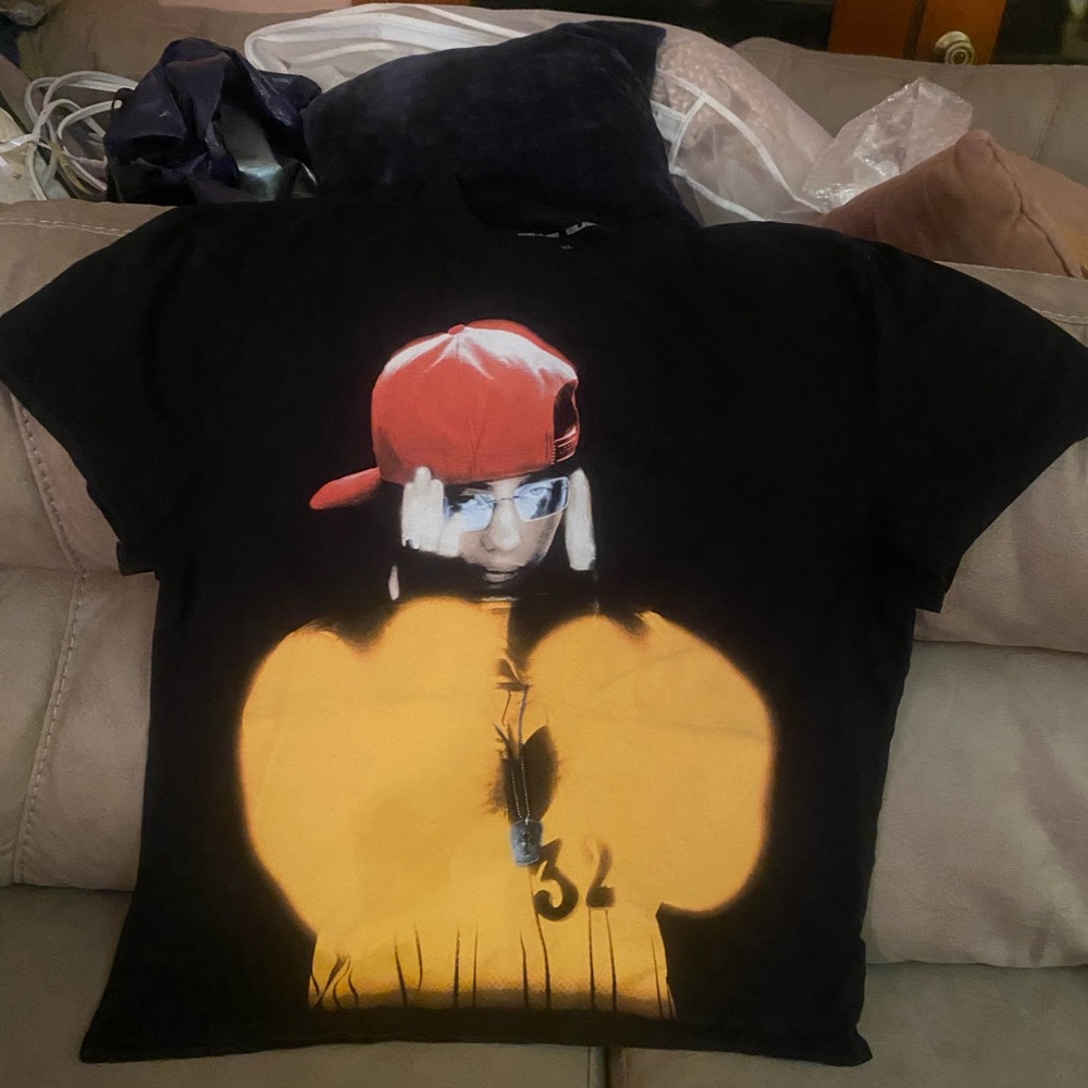 Women’s Tour Merch Graphic T-Shirt - Black and Yellow Billie Eilish